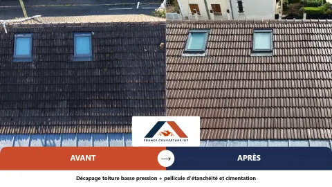 Toiture en tuiles avant et après décapage basse pression, pellicule d'étanchéité et cimentation du faîtage