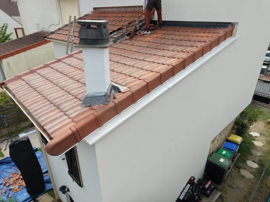 Toiture et solin de cheminée refaits à Houilles (78) (après travaux)