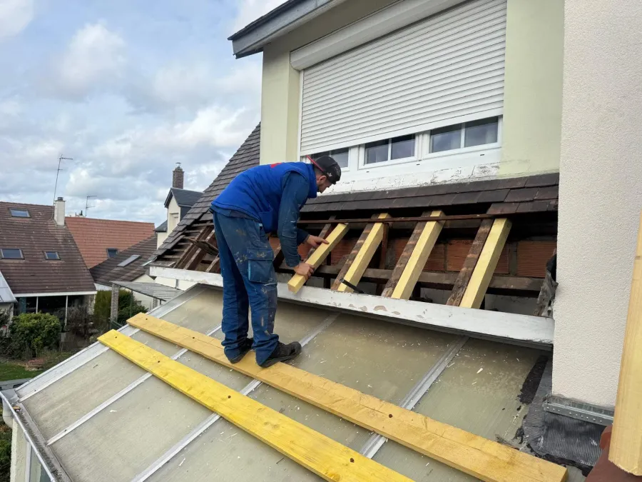 Toiture de véranda et zinguerie refaites à Houilles (78) (avant travaux)