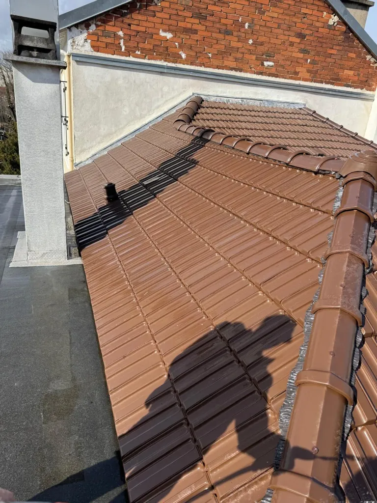 Toiture neuve en tuiles posée après changement complet de couverture