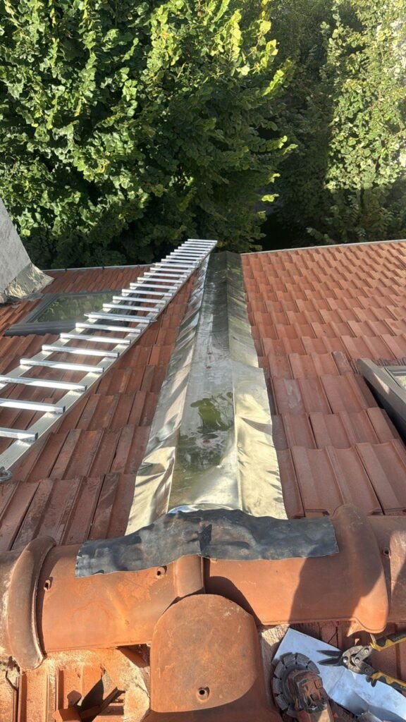 Création support solin en zinc – zinc naturel – liteaux en bois traitée – clous inoxydable