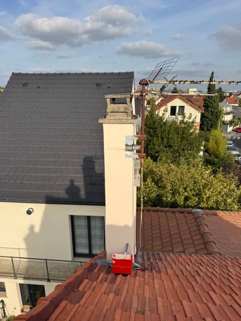 1 Réparation de cheminée et traitement d’étanchéité : protéger durablement votre toiture contre les infiltrations et les dégradations